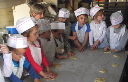 Les enfants de l'école Condorcet sont devenus, le temps d'un après-midi, boulanger-pâtissier.