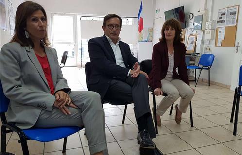 Sandra Torres, Jean Sébastien Vialatte et Hélène Régal expliquent les enjeux des prochaines élections législatives. 