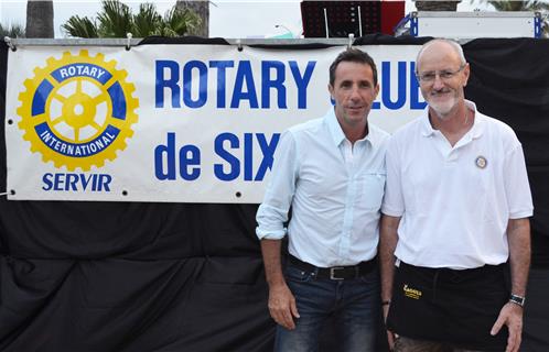 Sur la gauche Christian Martino, le nouveau président du Rotary Club.