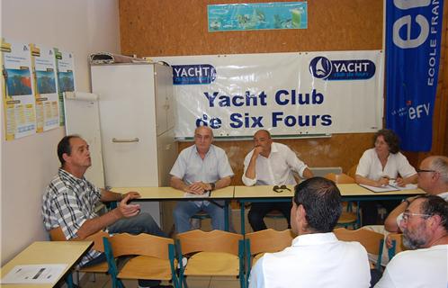 Jean-Yves Perrette avait à ses cotés sa secrétaire Huguette Fimbel et Emile Honoré, président de l'OCS