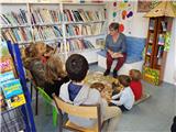 La Bibliothèque pour Tous fait découvrir les contes aux plus jeunes.