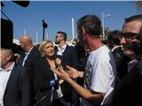 Marine Le Pen sur le marché du Brusc