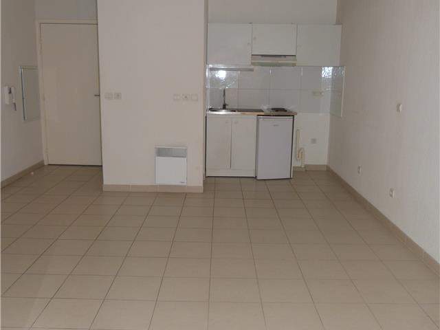 Location  Appartement T2  de 39 m² à La Seyne Gai-Versant 495 euros Réf: SFN-C15