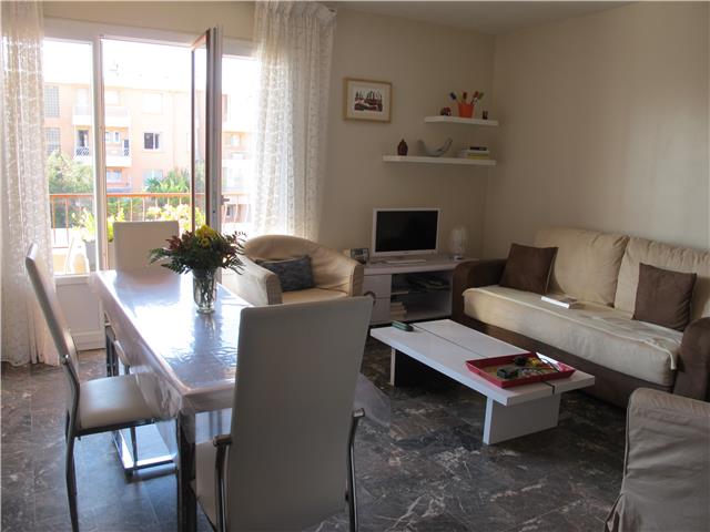 Location Vacances,  Appartement T2  pour 4 personnes à Sanary La Buge Réf: SFN-0118