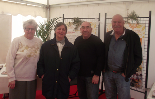 Les généalogistes Noëlle Béraud et Renée Bianchini, ainsi que les élus Roger Carpentier et Jean Brondi.