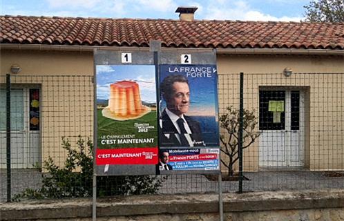 Ces affiches apparues dimanche matin à l'entrée de certains bureaux de vote ont incité le P.S. à porter plainte. 