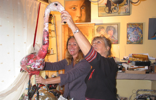 Sophie Goureau (à gauche) et Michèle Chardon préparent une exposition à Sanary pour le mois d’aout.