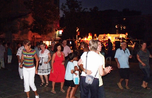 C'était samedi soir place des Poilus