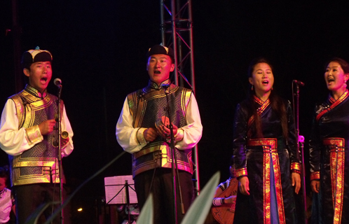 Une magnifique soirée avec l'ensemble culturel et artistique de Mongolie.