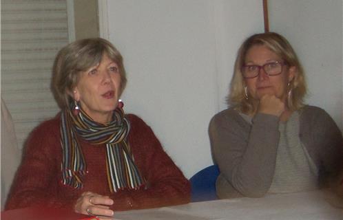 Mireille Vercelino,présidente de "Lumières du Sud"et Pascale Parodi, Secrétaire, lors de la lecture du rapport moral de l'association