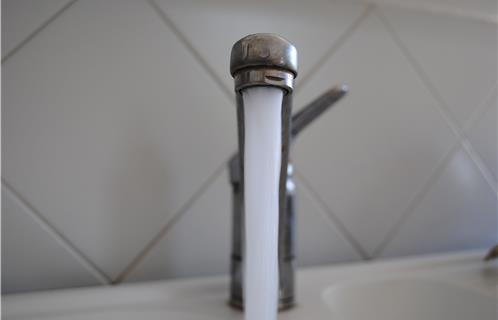 Que les six-fournais se rassurent, l'eau du robinet est parfaitement propre à la consommation