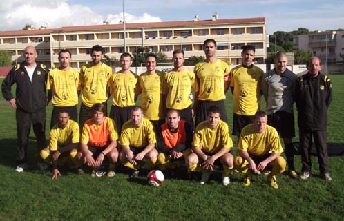 L'équipe une de l'U.S Sanaryenne de Football est entraînée par Régis Fontani.