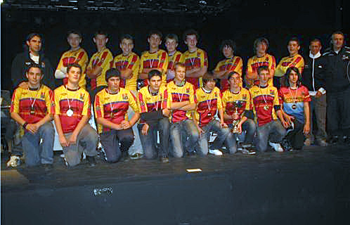 L'équipe U15 Minimes du Rugby Club du Pays Six-fournais, 1ère au tournoi de Moulin et à celui de Londres
