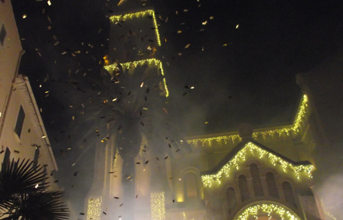 Noël a déjà débuté à Sanary, l'inauguration des Choeurs de Lumière s'est déroulée vendredi soir.