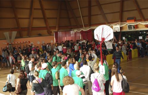 Beaucoup de monde au Palais des sports de la Coudoulière.