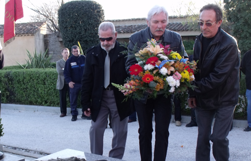 Dépôt de gerbe, avec Alain Bouthier (au centre), président de la BARACA