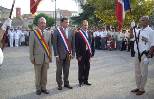 Jean-Sébastien Vialatte, député-maire de Six-Fours, Jean-Michel Huguet, premier adjoint à la mairie d’Ollioules et Alain Caillet, conseiller général du Var 