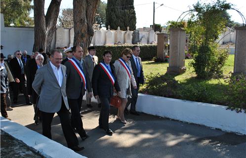 Les conseillers municipaux présents lors de la commémoration du 19 mars 1962 avec (de gauche à droite) : Yves Draveton, André Mercheyer, Thierry Mas Saint-Guiral, Nadine Espinasse et Denis Perrier