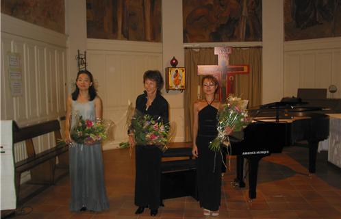 De gauche à droite : Michiko Ishii,Jeanne Bon Rougier, Rin Galantine