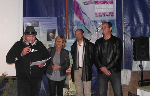 Freddy, animateur, présentait les autorités présentes: Joseph Mulé, André Mercheyer et Dominique Antonini.