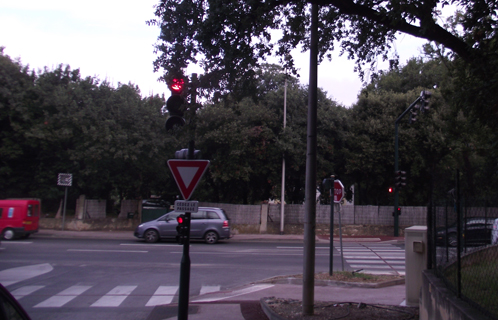 A l'intersection du chemin Jaumard et de l'avenue Robert Guillemard.