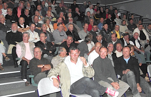 Salle comble pour cette réunion d'information sur les aménagements du port du Brusc.