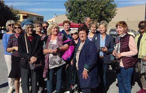 Rendez-vous sur le parking d'Intermarché pour organiser le co-voiturage. 