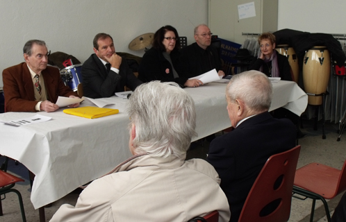 De gauche à droite: Emile Limon (trésorier), Michel Giraud (président), Dominique Ducasse (adjointe), Benoît Ruben (secrétaire) et Danièle Cayol (conseillère municipale)