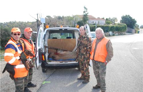 Hervé Fabre avec quelques chasseurs du côté du Fort de Six-Fours.