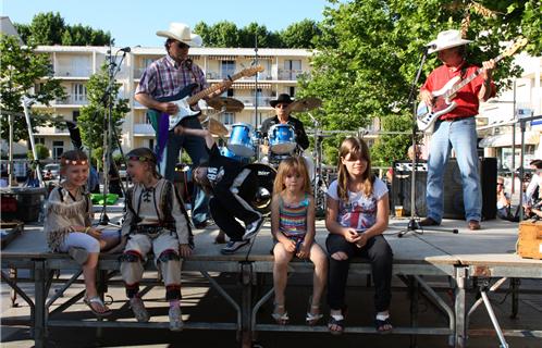 Alan Nash est un mini orchestre country d'un haut niveau.