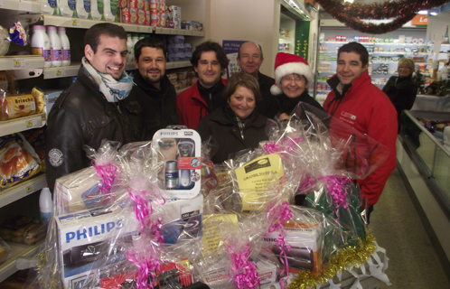 Des commerçants ont organisé une tombola pour Noël.