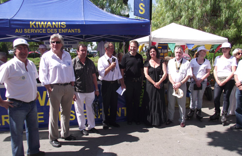 Inauguration du Salon de la moto organisé par le Kiwanis en présence de son président Vianney Basse (au micro), l'adjointe Muriel Canolle, le président d'APACA J-M Bonifay et les nombreux bénévoles du club-service.