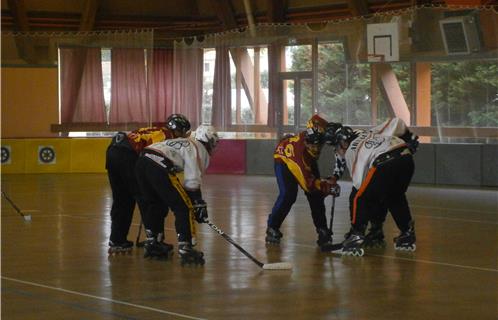 Les Gabians de RPM en blanc contre Martigues en rouge.