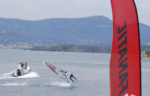 Du spectacle sur le plan d'eau.