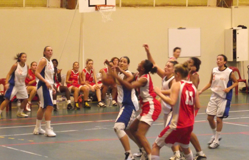 Première victoire pour les sanaryennes en National 3 au gymnase Jean-Brunel.