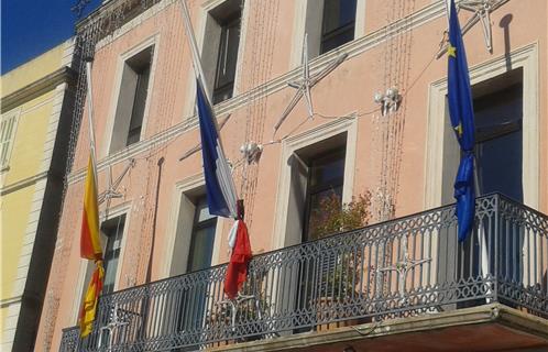 Drapeaux en berne