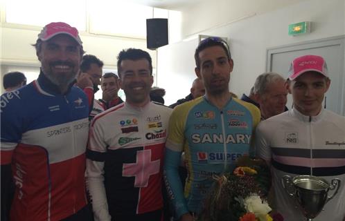 En bleu et jaune, Fabien Oules vainqueur de cette troisième  course