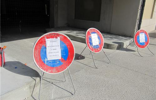 le parking a fermé lundi soir pour qu'on puisse mener à bien les finitions