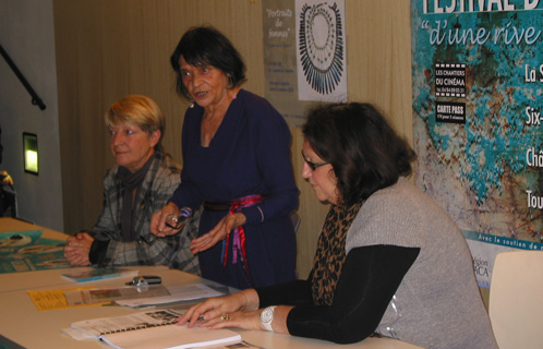 De gauche à droite: Mireille Peirano, Conseillère régionale, Loutcha Dassa, Présidente des Chantiers du cinéma, Madame Ducasse, Adjointe à la culture à la Mairie de Six Fours les Plages.