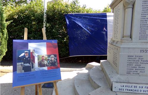 Hommage rendu à Arnaud Beltrame, Alain Bertoncello et Cédric de Pierrepont