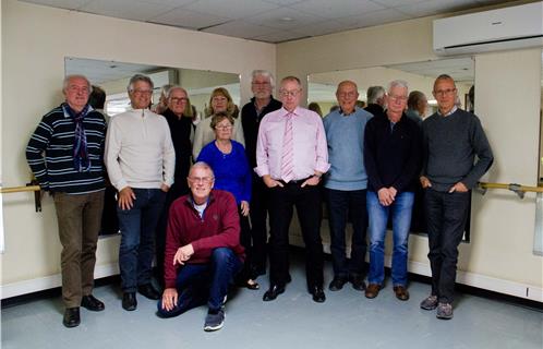 L'ensemble des membres du nouveau club photo de Bandol.