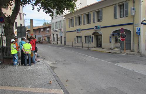Au coin de l'avenue Dagnan et de la rue Arago, les techniciens s'affairent en vue des travaux qui débuteront lundi 22 septembre?
