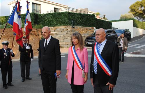 Les élus Patricia Aubert et Jean Brondi au côté de Ferdinand Bernhard pour cette émouvante cérémonie