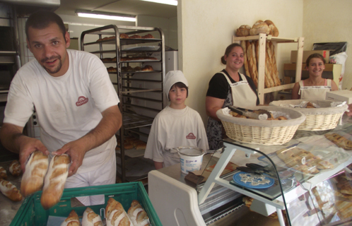 Une nouvelle boulangerie-pâtisserie a ouvert ses portes rue des Pêcheurs.