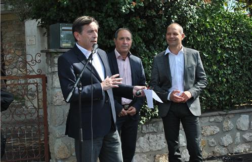 Jean-Sébastien Vialatte député-maire de Six-Fours accompagné d'Hervé Fabre et Joseph Mulé (de gauche à droite).