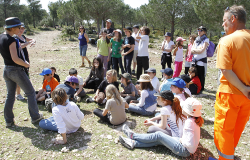 L'inauguration du sentier s'est effectuée vendredi dernier, on aperçoit sur la gauche Sandrine de Maria. (Photos: services communication et Environnement de Sanary)