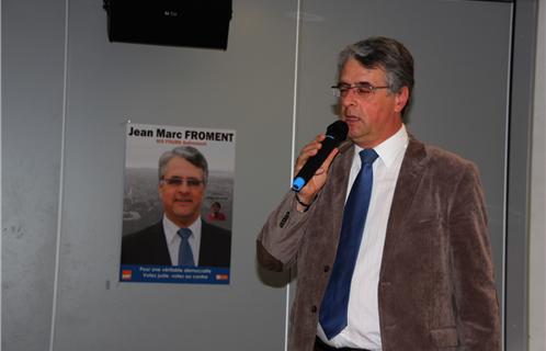 Jean-Marc Froment constate qu'à Six-Fours, "la fonction de conseiller général est un peu galvaudée". 