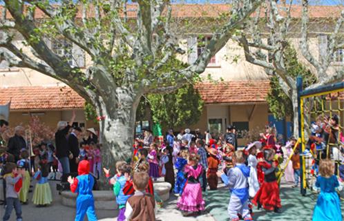 Journée carnavalesque à Portissol.