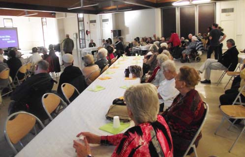 La salle polyvalente a accueilli près de 80 résidents des maisons de retraite.