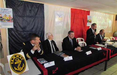 De gauche à droite, le Capitaine de Corvette Renaud Brunet, Robert Boutin, délégué régional de l'AMMAC, Robert Bénéventi, Maire d'Ollioules, Jean-Pierre Sauvanaud, vice-président de l'AMMAC Sanary, Claude Malonie, secrétaire